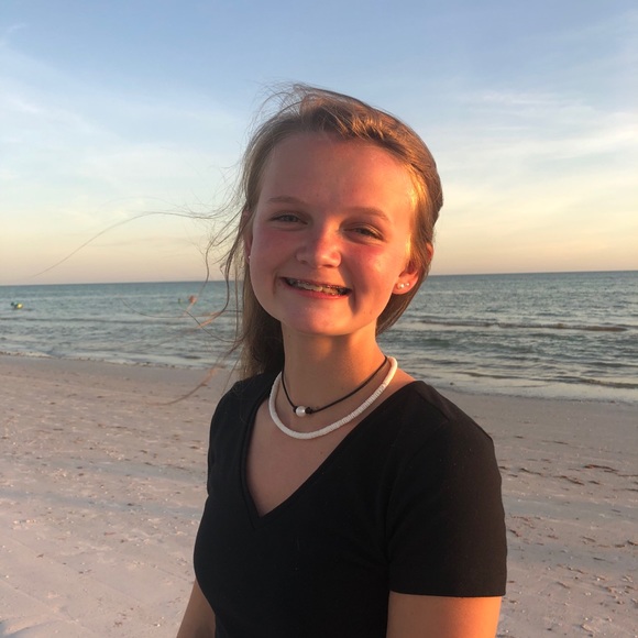 Meet your Posher, Makayla - Picture 1 of 1